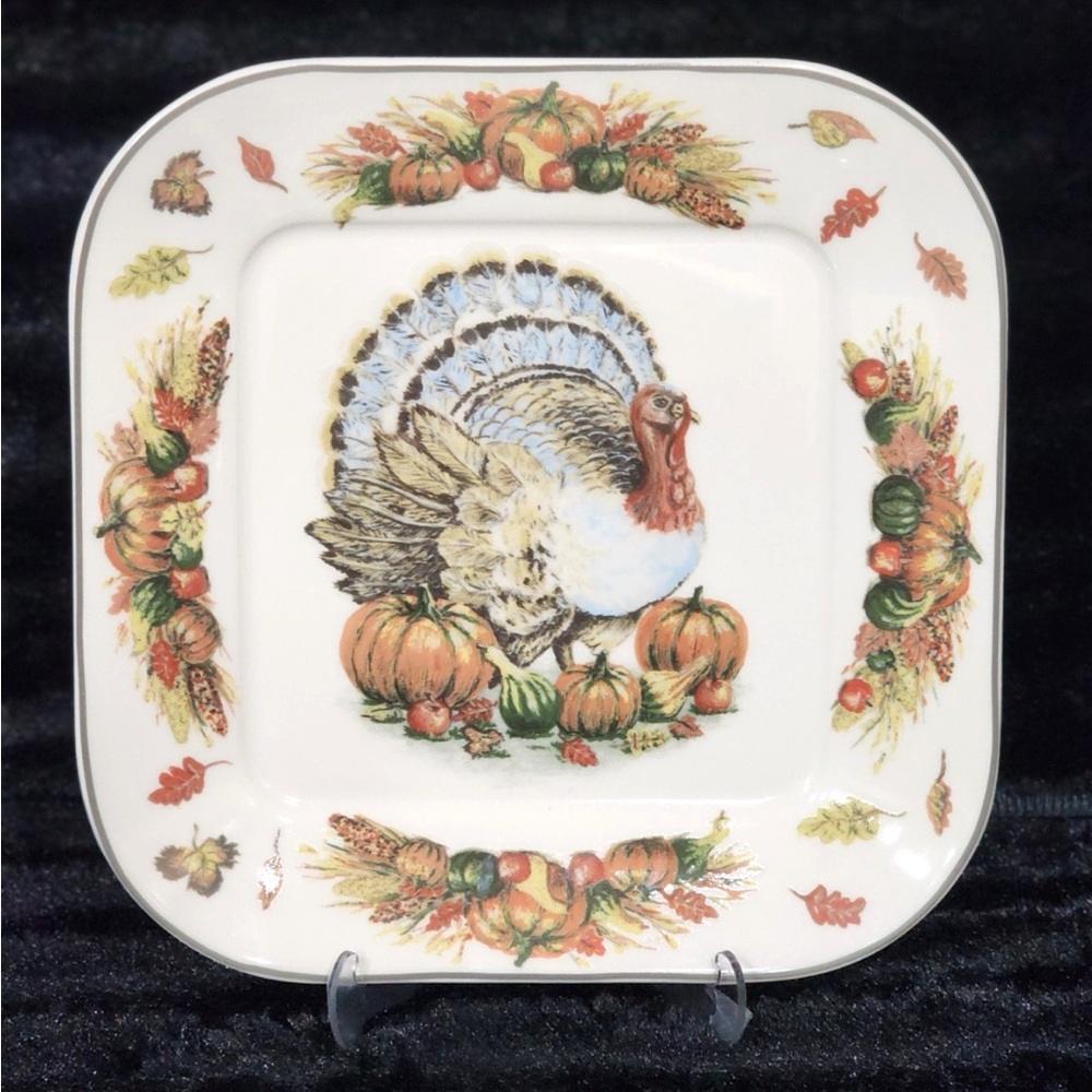 The New 222 Fifth Franklin Turkey 11" Square Dinner Plate Thanksgiving